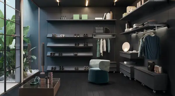 Armadio moderno con mensole aperte per organizzare scarpe e vestiti, senza cassetti. Un invito a organizzare armadio senza cassetti con stile.